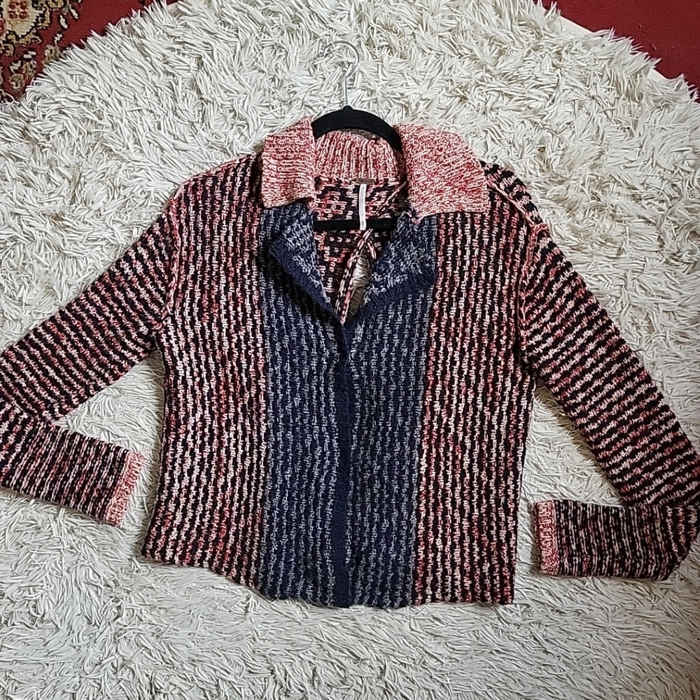 Free People Long Sleeve Open Flyaway Back Sweater Cardigan Chunky Knit Red Gray